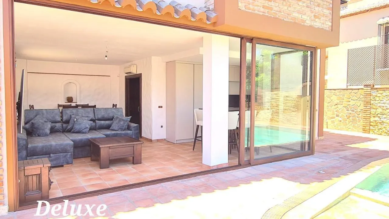 Silhouse Nerja Villas Beach 0*,