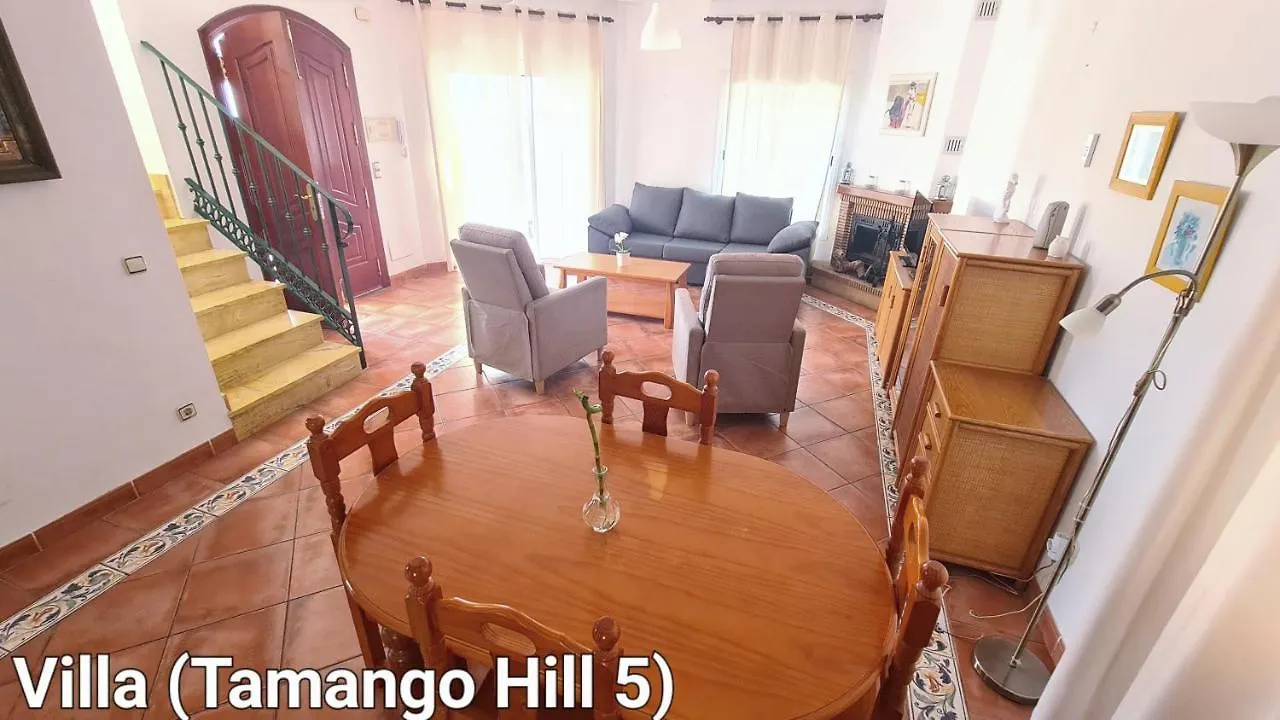 Silhouse Nerja Villas Beach إسبانيا